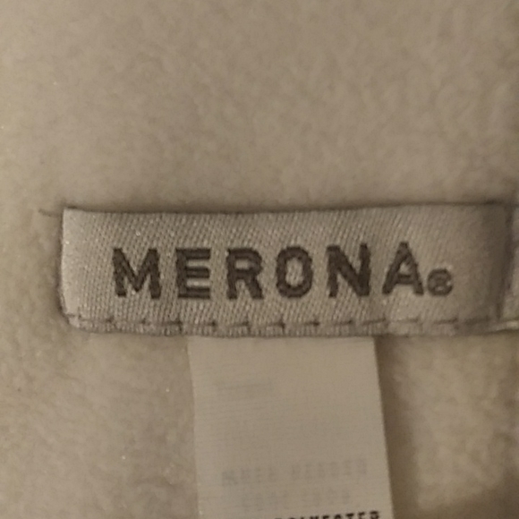 Scarf - Picture 6 of 7